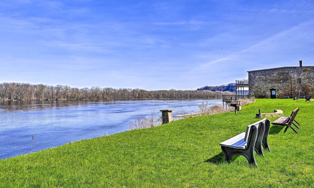 Lansing Apartment | Walk to River: Unique Studio in Renovated Bar!