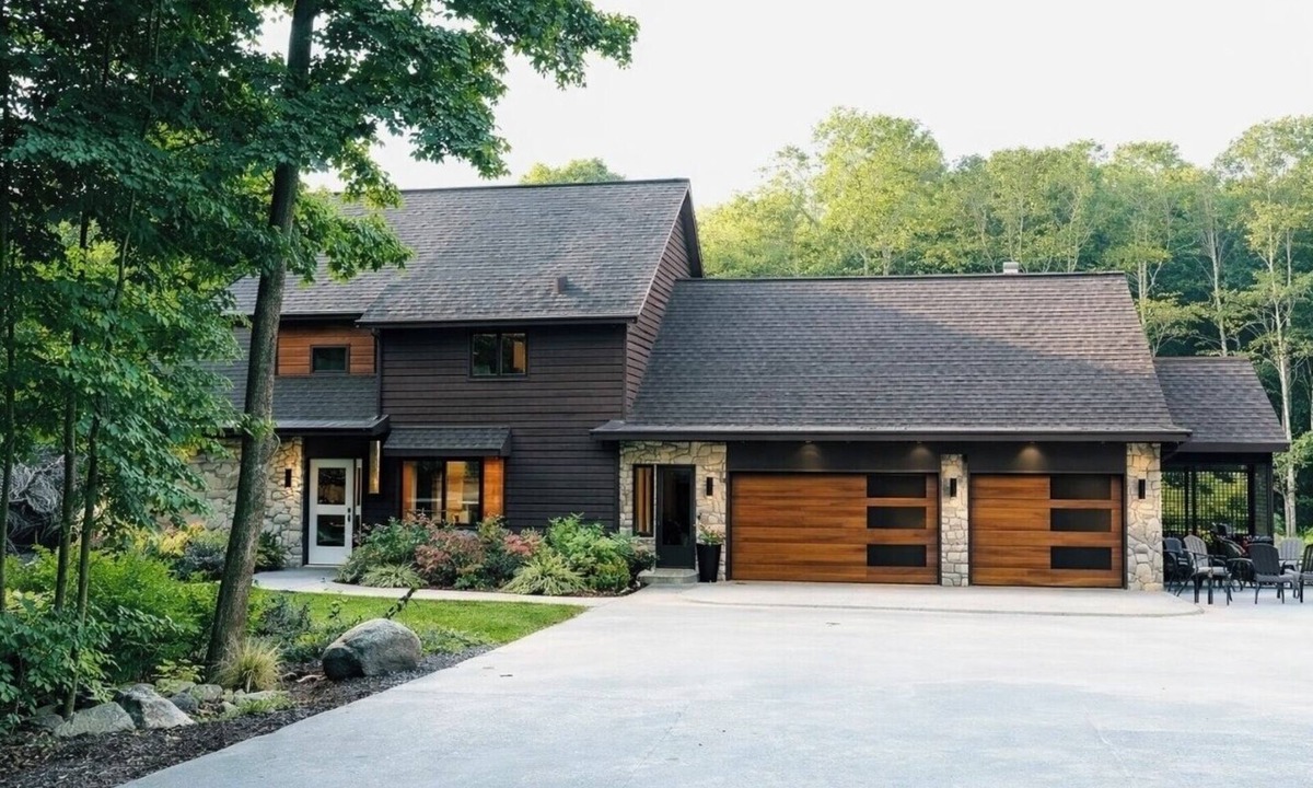 Plymouth House | Walk to Road America & near Kohler Golf ~ nThe Woods Estate ~ Modern Luxury