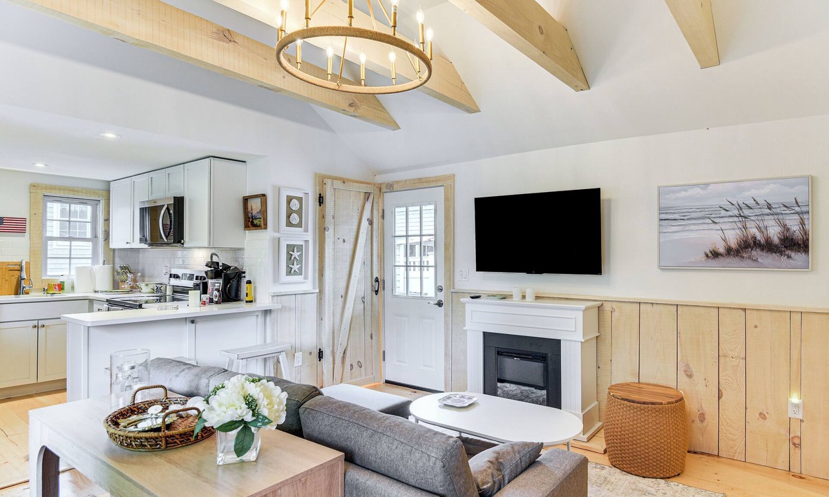 Osterville Cottage | Walk to Shops & Dining: Cozy Osterville Cottage