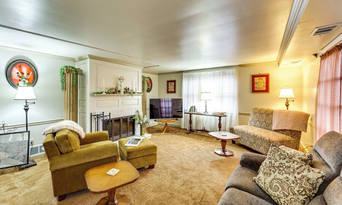 Elizabeth Apartment | Walk to Shops & Eats: Apt in Downtown Elizabeth