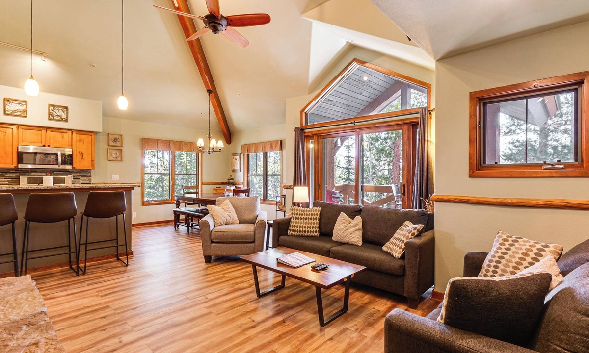 Four O'Clock Apartment | Walk to Shuttle, Lift & Main St! Breck Ski Base