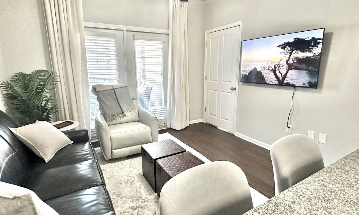 Starkville Condo | Walk to Stadium & Cotton District + Balcony & Pool