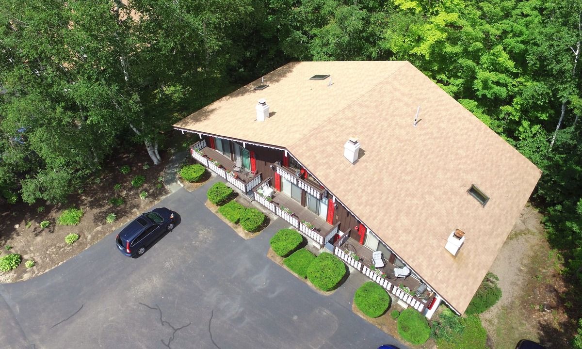 Bartlett Condo | Walk to StoryLand! Updated Condo! WiFi/Golf/AC/Pool - New Pool 2026