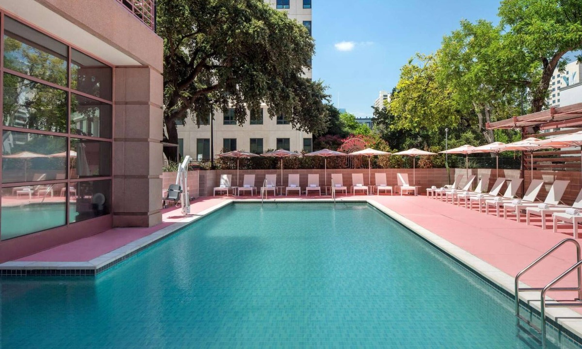 Red River Cultural District Hotel | Walk to Texas Capitol + On-site Dining, Pool & Gym
