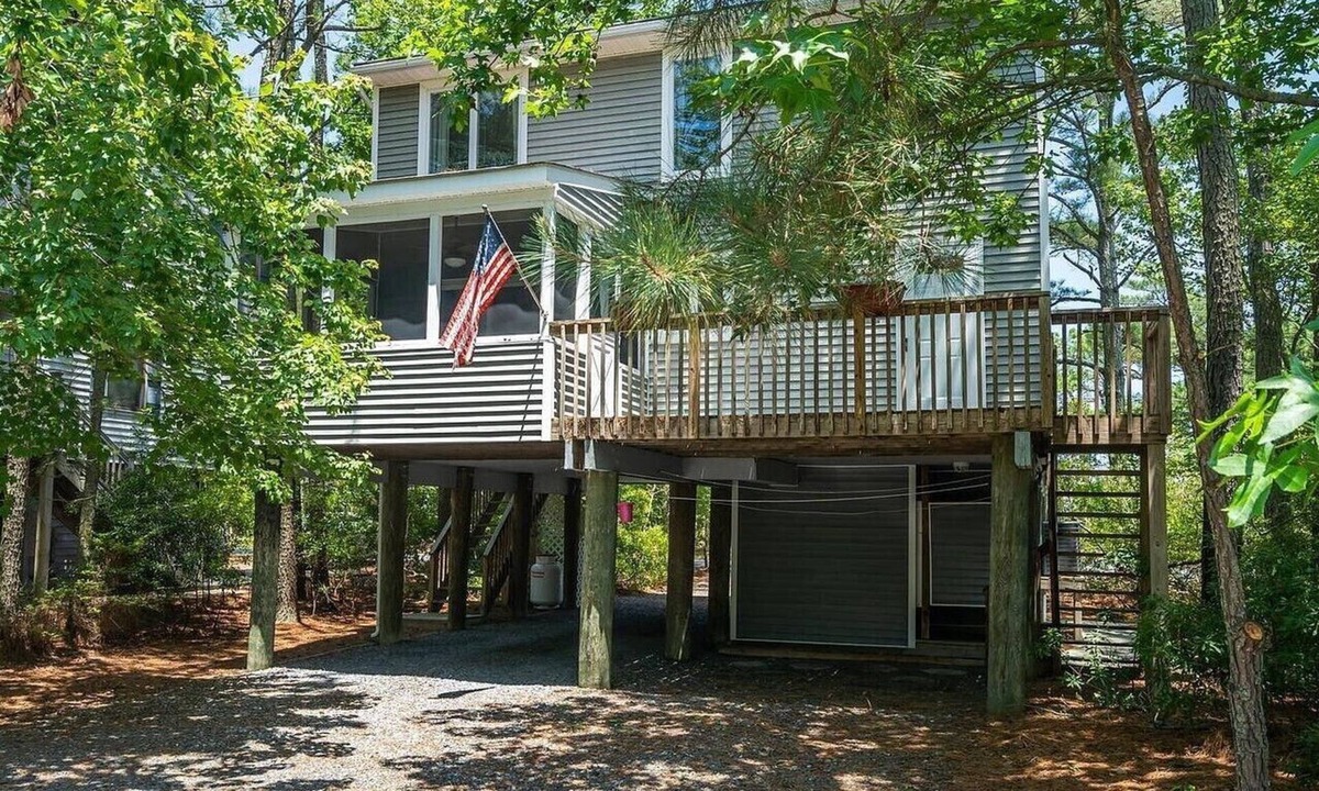 Sandpiper Pines House | Walk to the Beach!