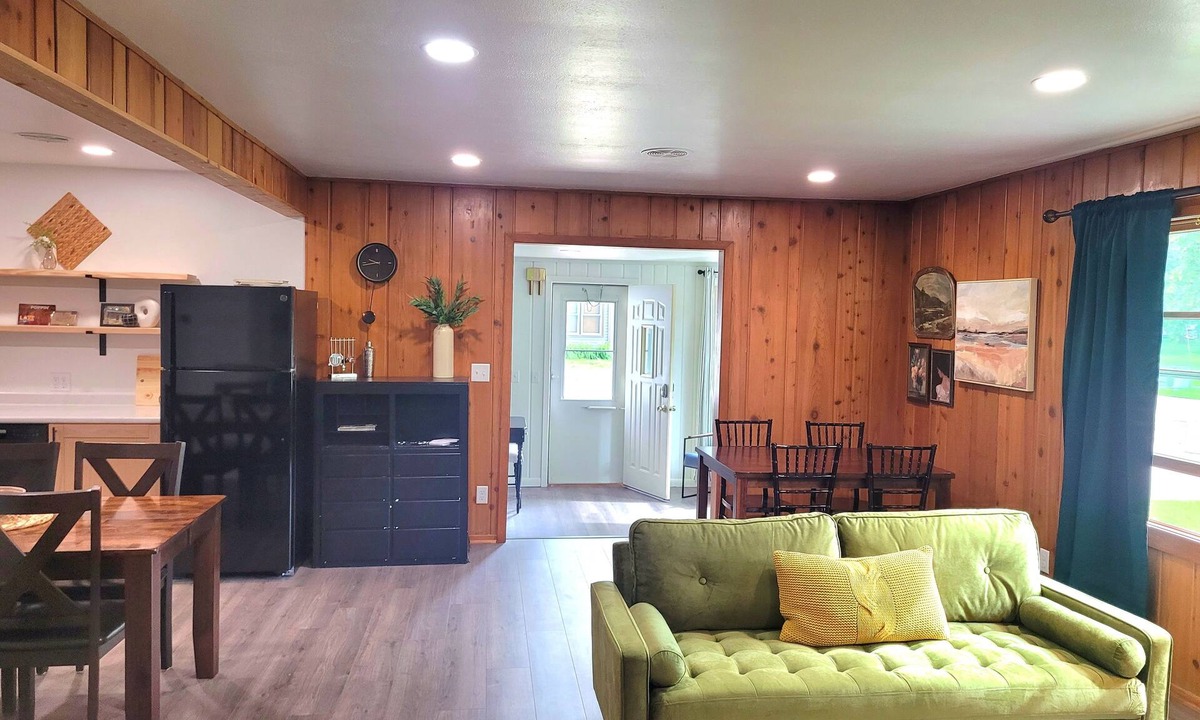 Arnolds Park House | Walk to the Concerts!