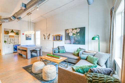 Hillsboro West End House | Walk to Vanderbilt: Eclectic Apt in Nashville