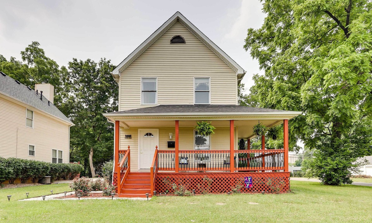Bashford Manor House | Walkable Apt Near Kentucky Derby!