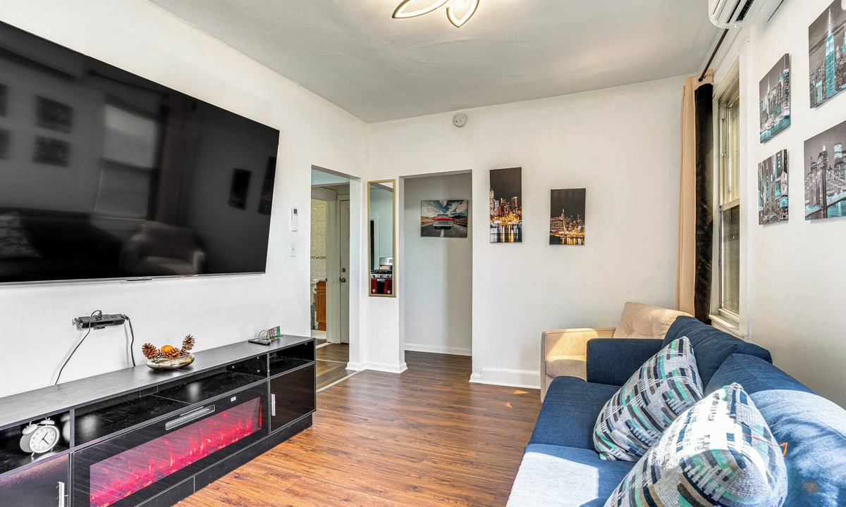 Lodi Apartment | Walkable Apt Near MetLife: Pet-Friendly Lodi Stay