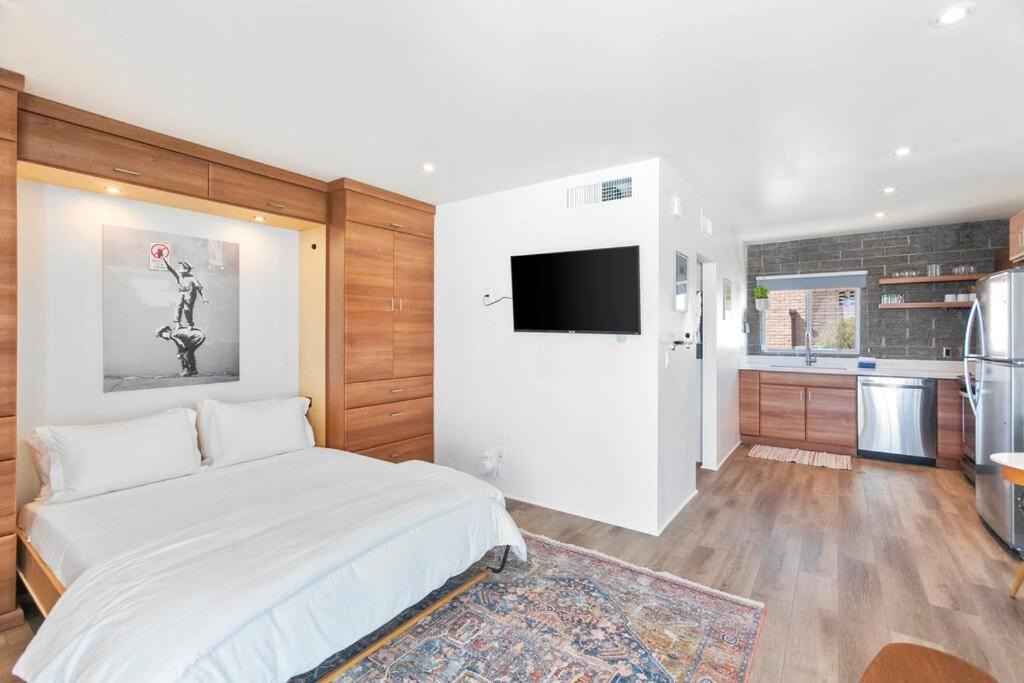 Roosevelt Apartment | Walkable DTPH Studio w/Pool and Parking