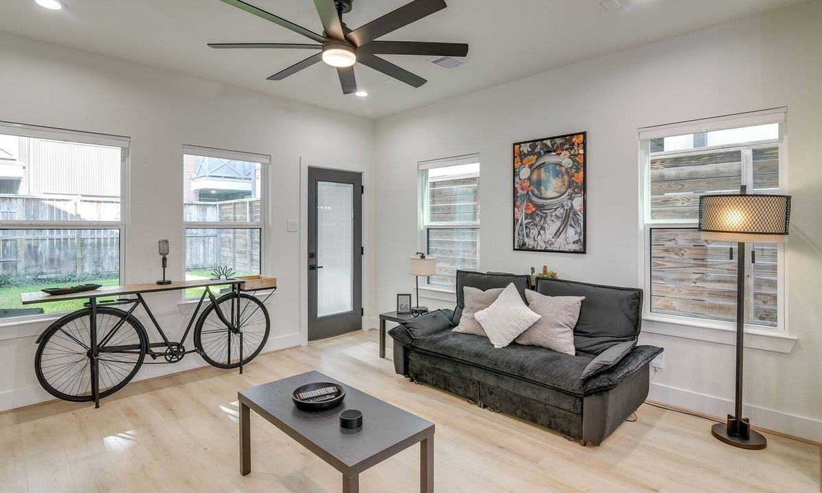 East Downtown Houston House | Walkable E Downtown Houston Townhome: Pet-Friendly