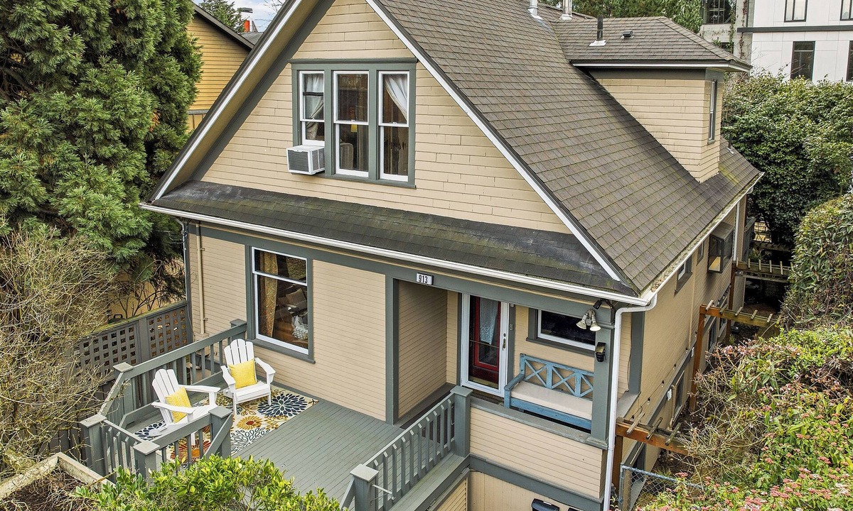 Fremont House | Walkable Fremont Home with Parking