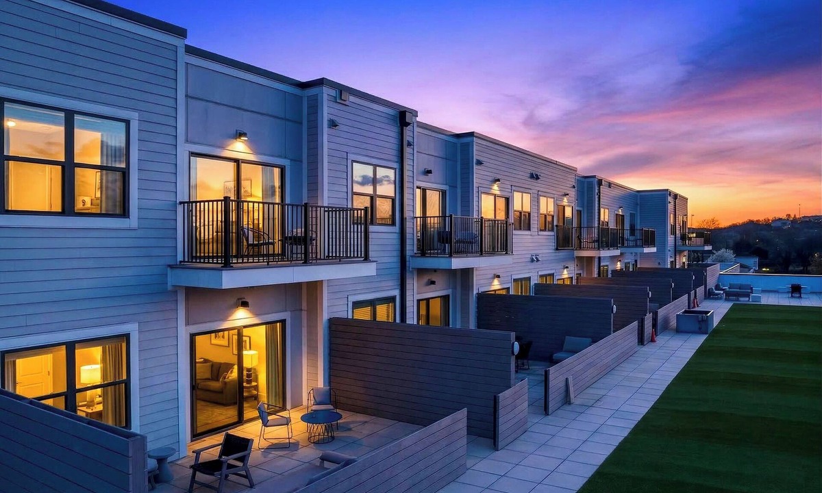Hillsboro West End House | Walkable Hillsboro Village | Terrace + Parking | Near Downtown + Music Row