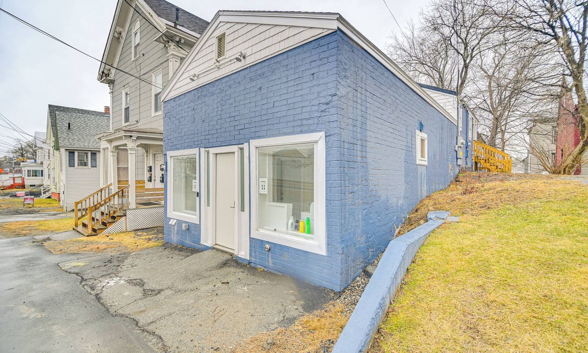 Waterville Apartment | Walkable, Low-Key Waterville Studio w/Parking!