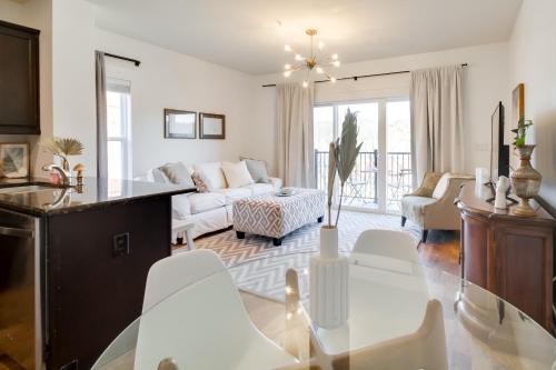Central Business District House | Walkable Lynchburg Condo w/Private Balcony