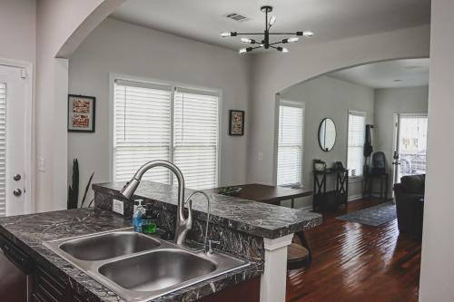 Atlanta Villa | Walkable! Mins from stadium, GWCC, aquarium