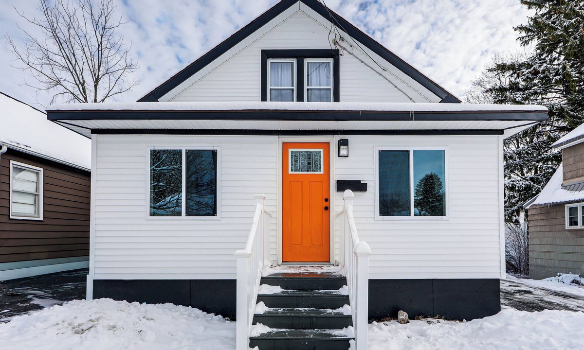Eastside House | Walkable & Modern! Syracuse Home Near Campus