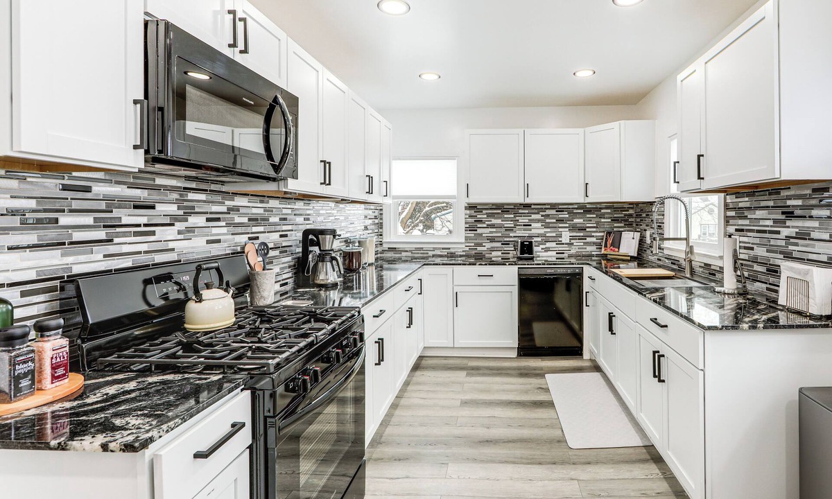 Eastside Cottage | Walkable & Modern! Syracuse Home Near Campus