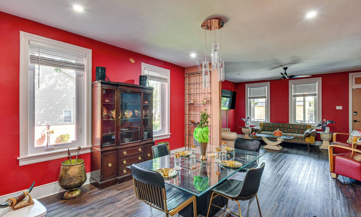 Morton Cottage | Walkable Neighborhood: Updated Morton Home!
