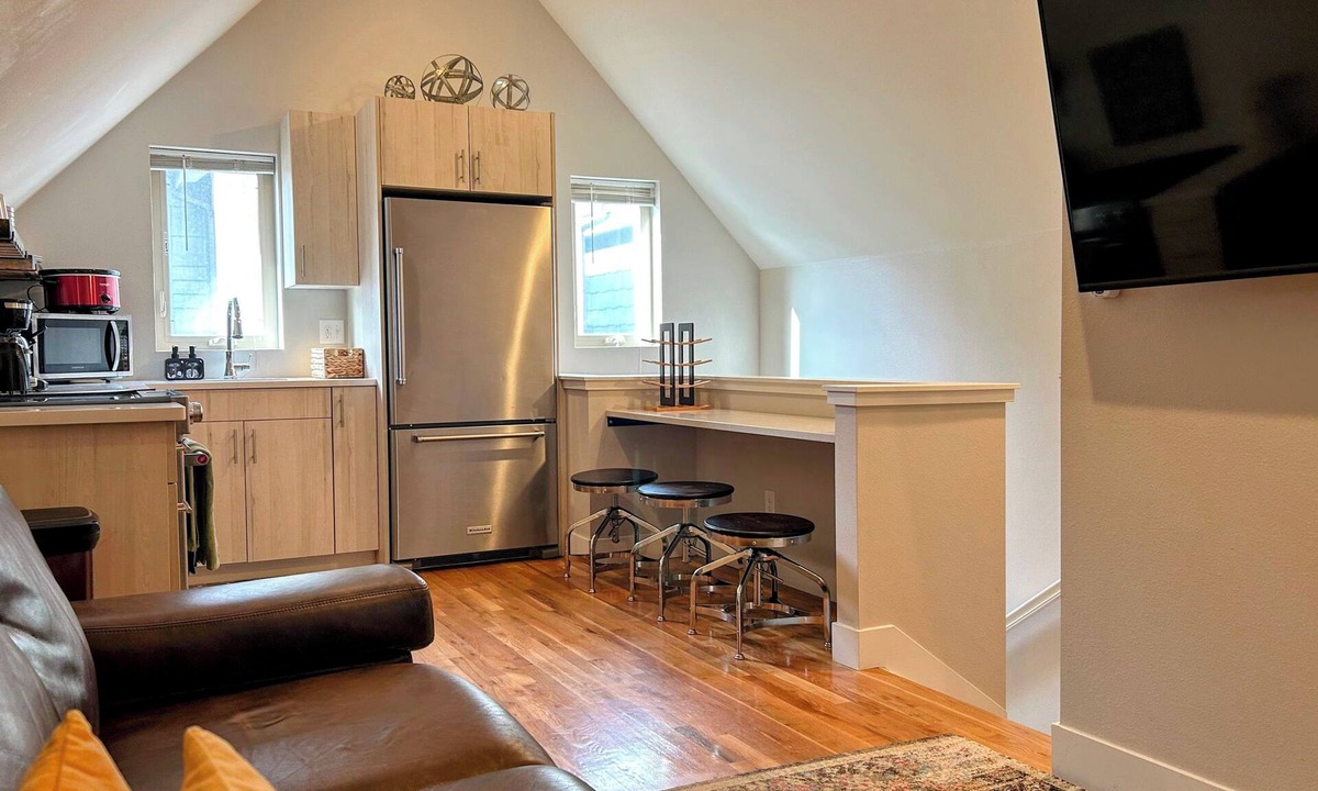 Cole Apartment | Walkable RiNo - Downtown - Modern Comfortable - Perfect visit or remote work