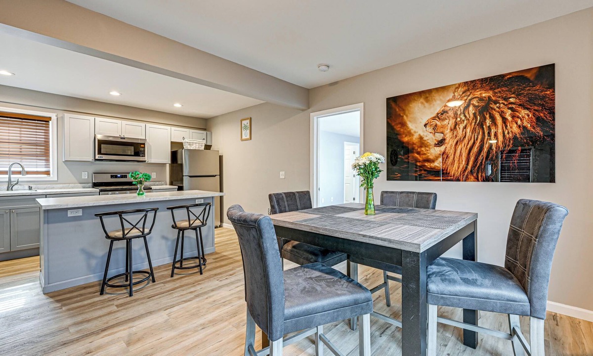 Hudson Apartment | Walkable Stay Near Hudson River, Dining & Shopping