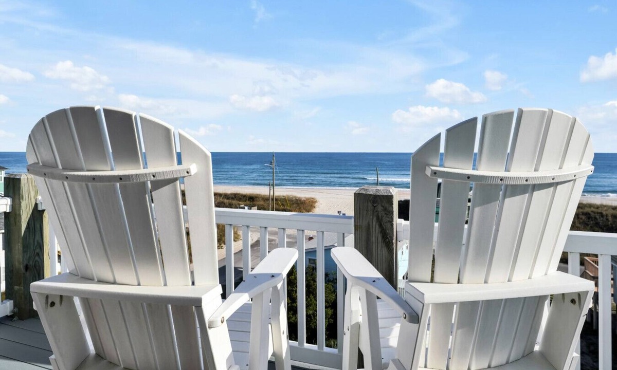 Ocean City Beach House | Walkable Topsail Retreat w/Hot Tub & Views!