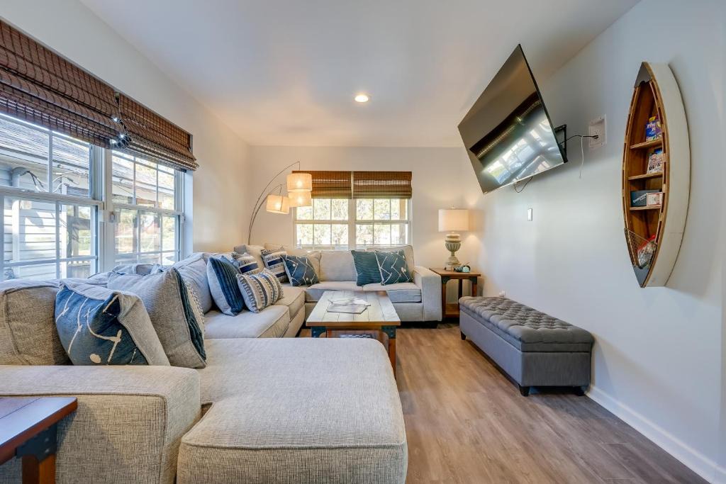 Wilmington House | Walkable Wilmington Home Near Historic District
