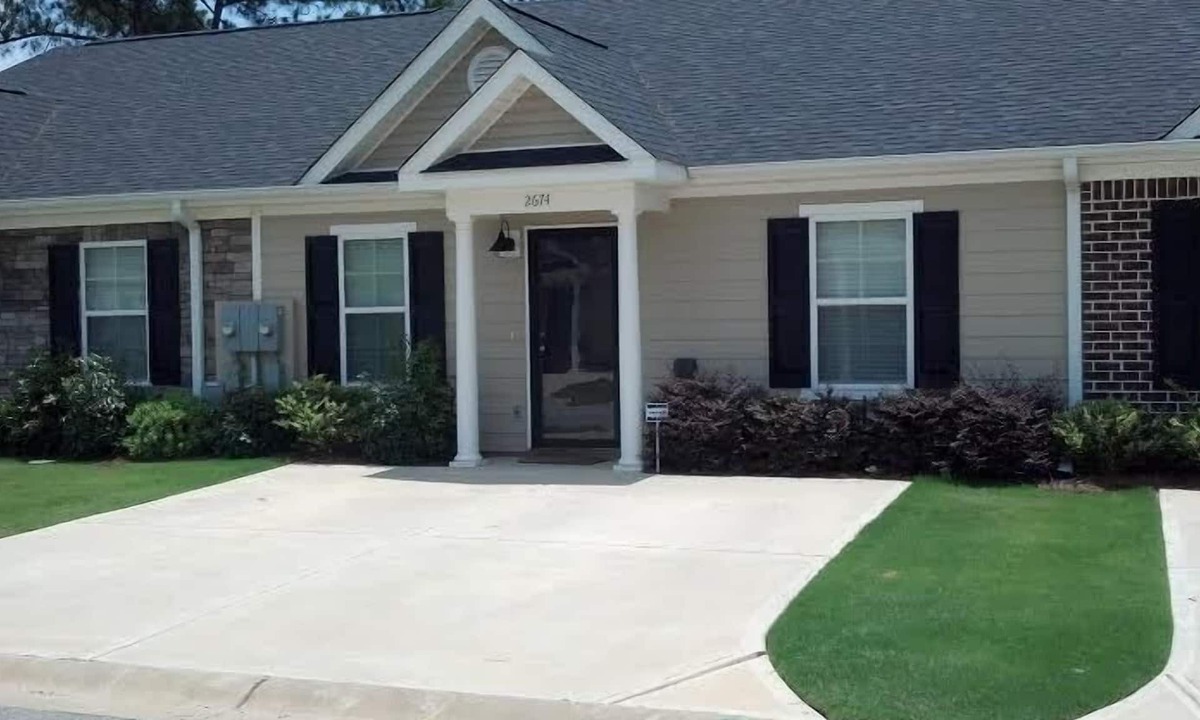 Augusta House | Walking Distance From Course!