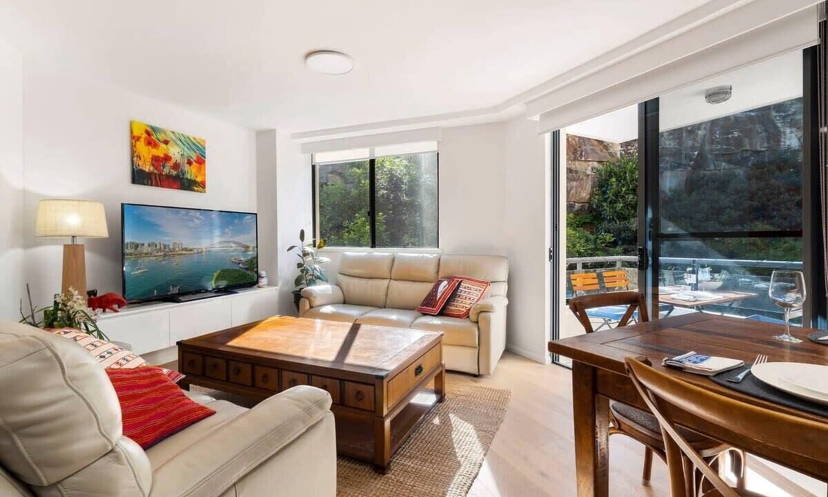 Pyrmont Apartment | Walking Distance to Darling Harbour