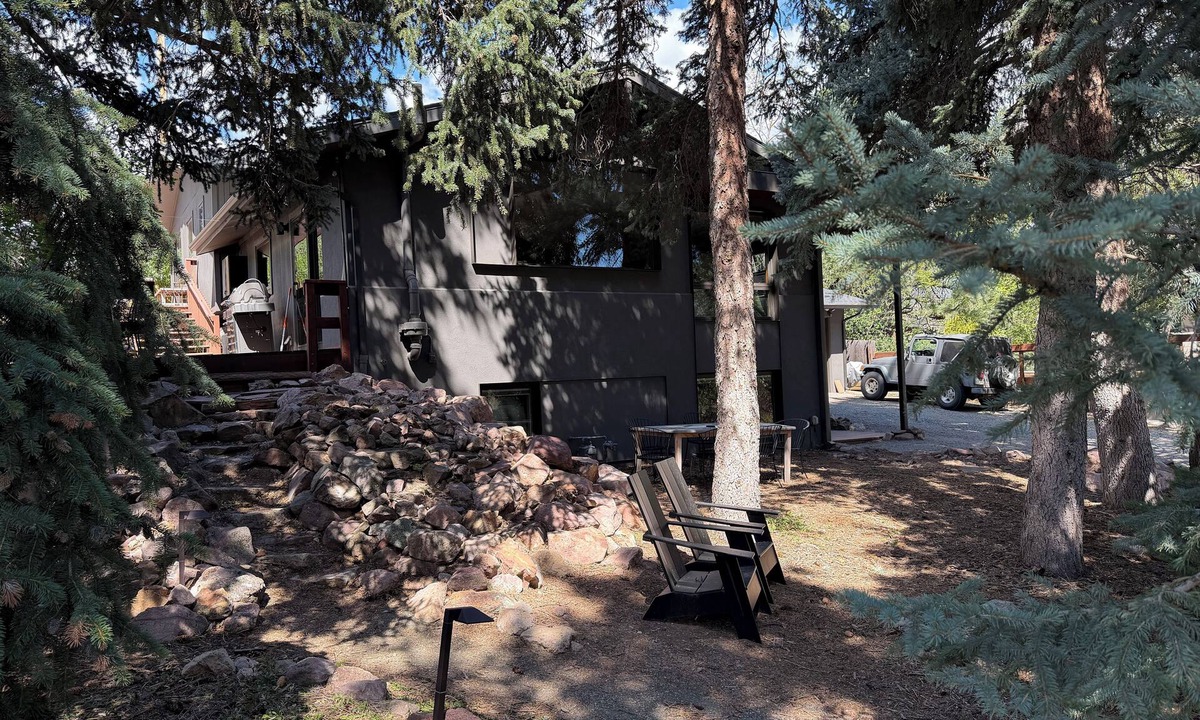 Flagstaff House | Walking Distance to Pearl Street, Chautauqua, and University of Colorado Campus