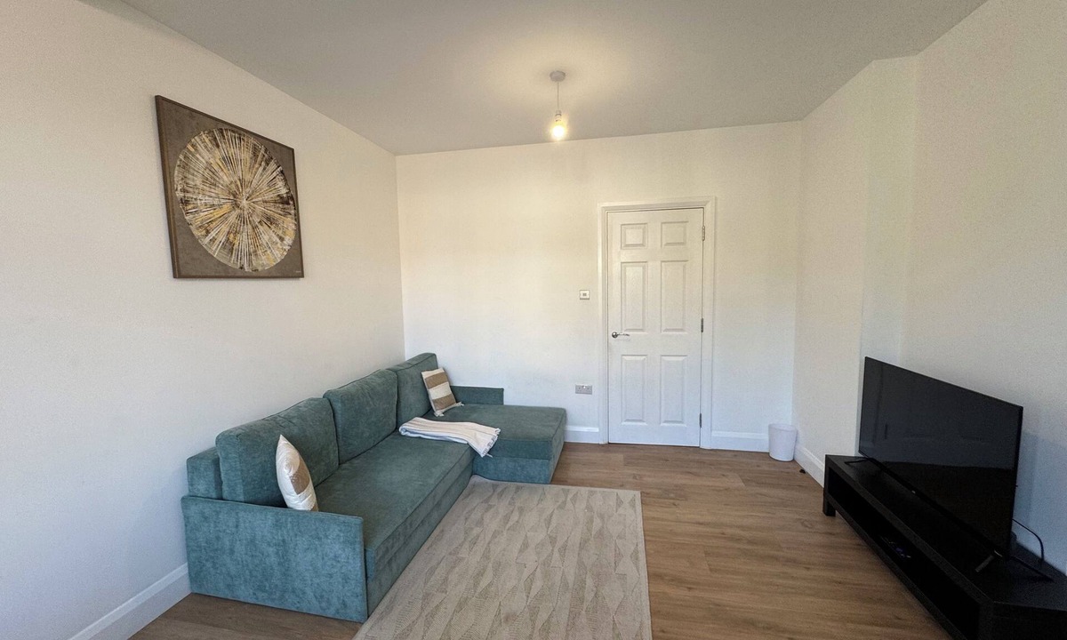 Wallington North Apartment | Wallington Central Unique Guest House