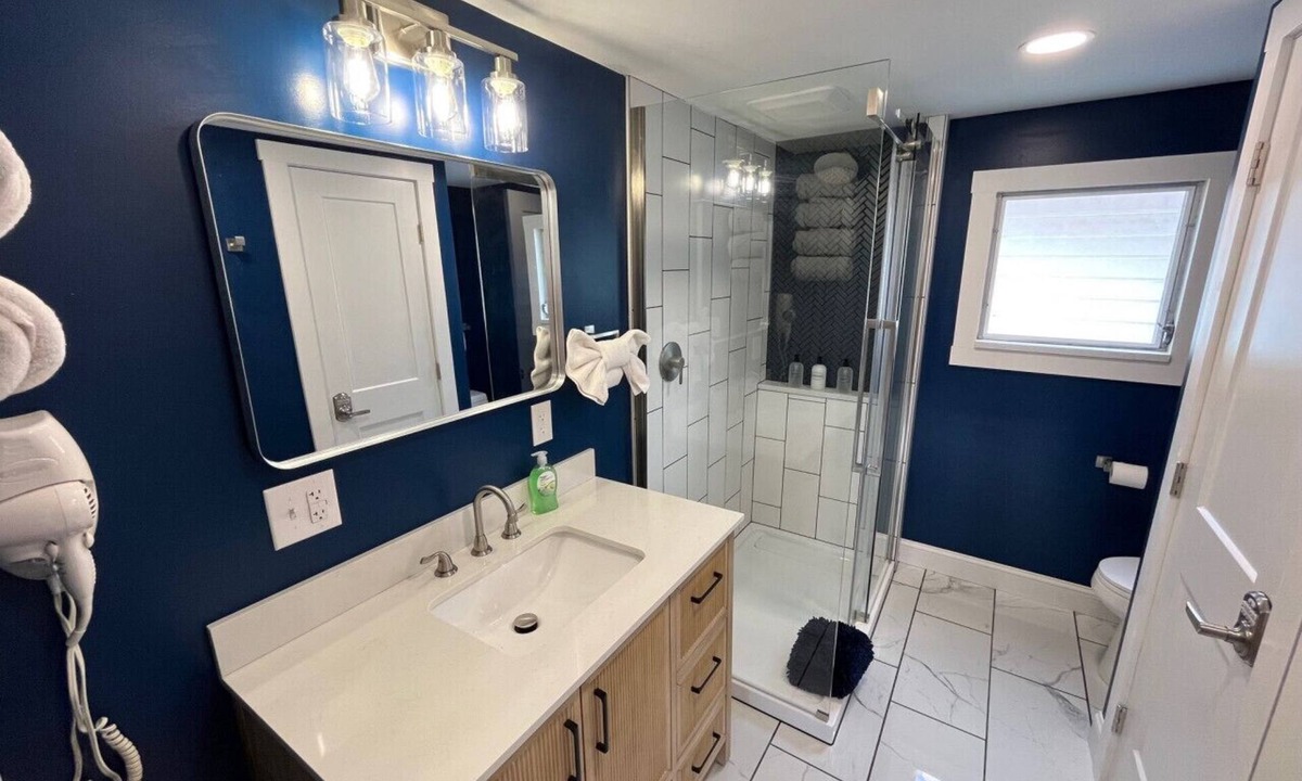 White Mills Cottage | Wally’s Matchbox |New|Hot Tub|Fire Pit|Close 2 All