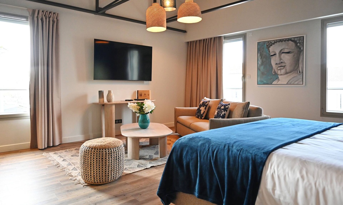 Eymet Apartment | Walnut Bistro & Suites