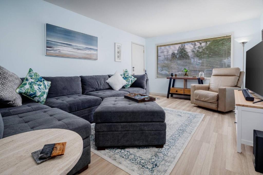 Hillsboro House | Walnut Bungalow West