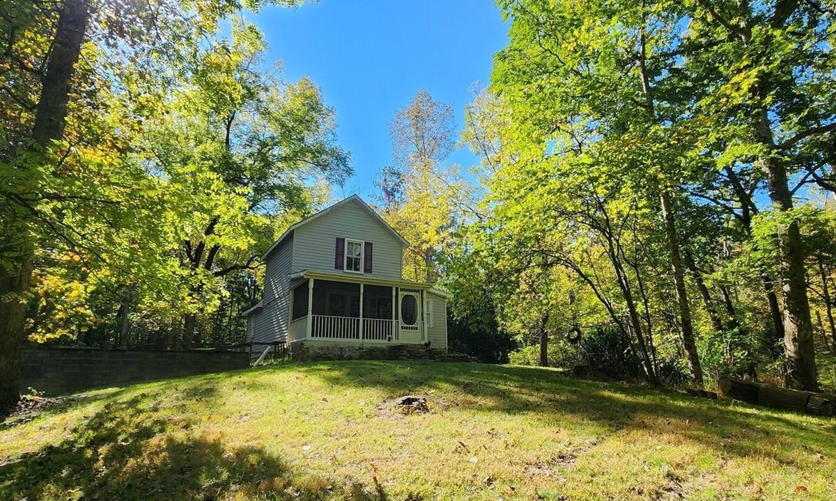 New Market House | Walnut Springs | 0 Bed, 1 Bath