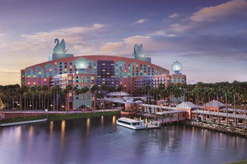 Bay Lake Resort | Walt Disney World Swan