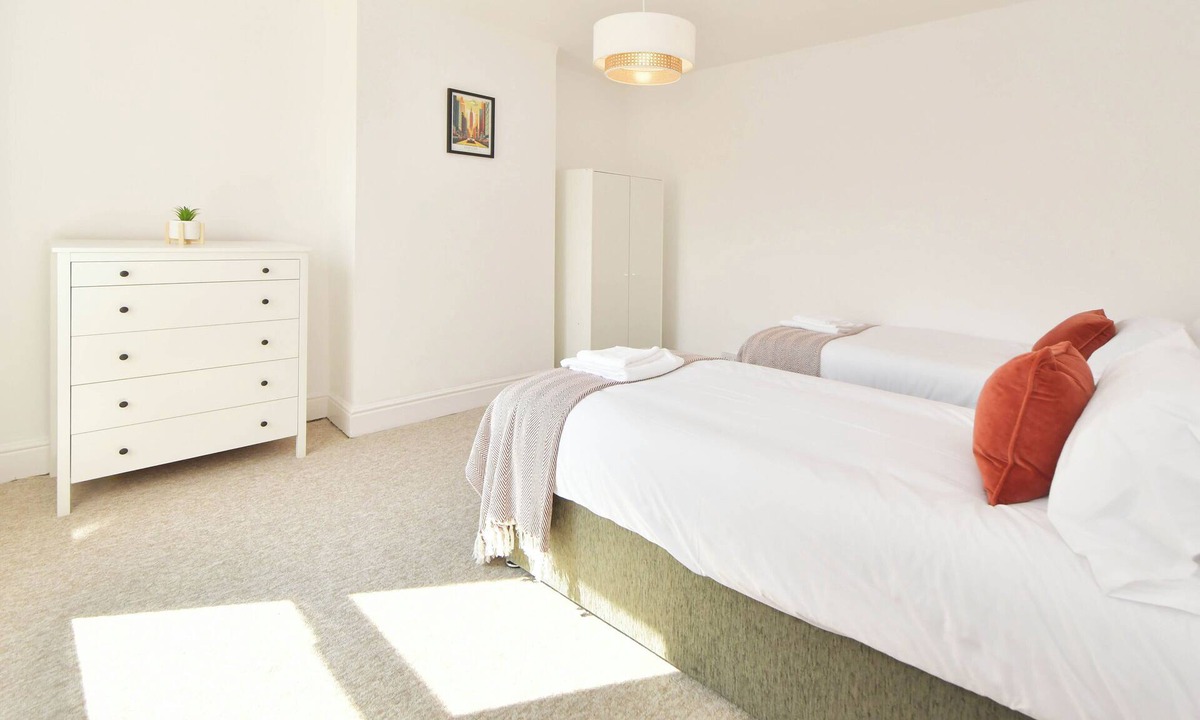 Crewe House | Walthall House - By Sigma Stays