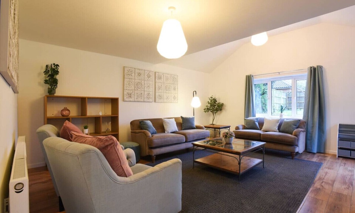 Shirrell Heath House | Waltham`s Bungalow | Spacious 3 Bedroom