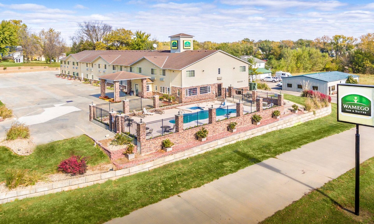 Wamego Hotel | Wamego Inn and Suites