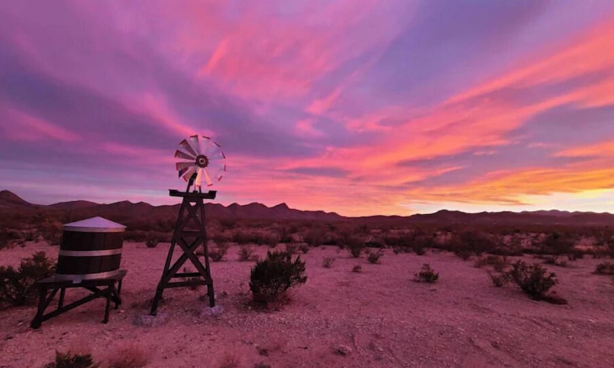 Alpine Cabin | Wanderlust & Desert Dust: 1B+1B Near Big Bend Park