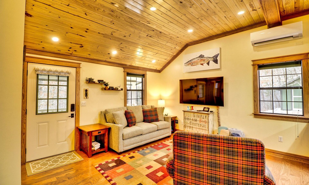 Mountain View Cabin | Want to REALLY get away? Round Bottom Roost. Secluded. Close to everything.