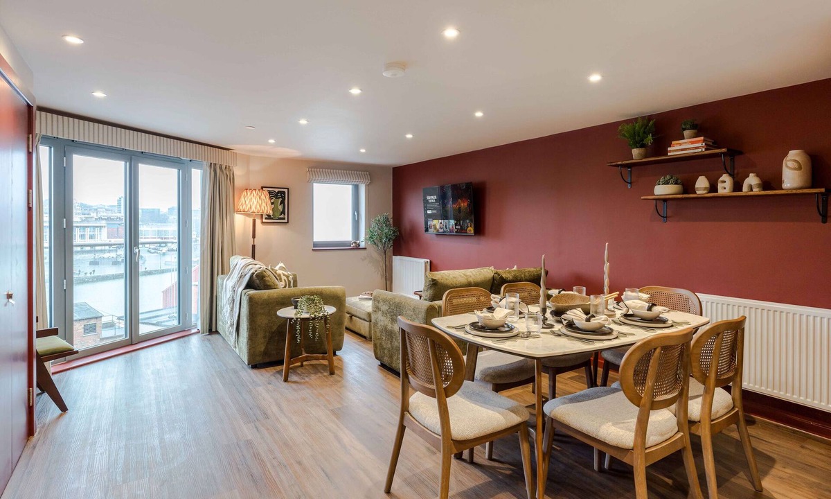 Bristol Floating Harbour Apartment | Wapping Wharf | 2 Bedroom Apartment