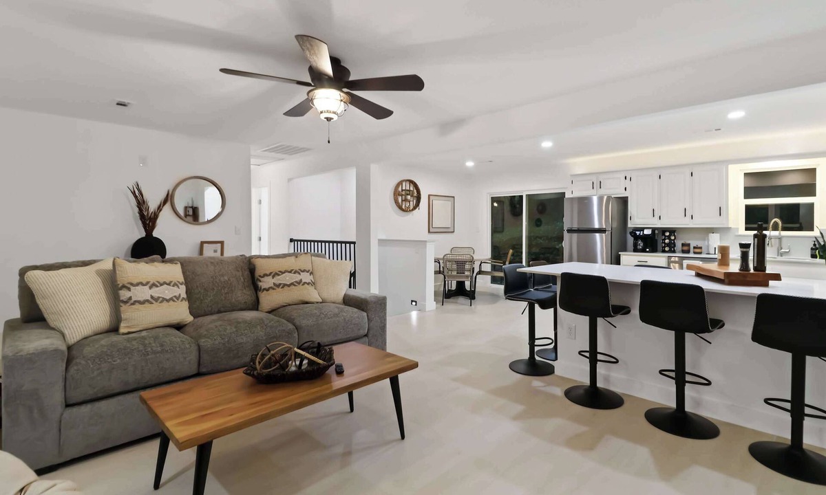 Springdale House | War Eagle Haven - Lake View and Access