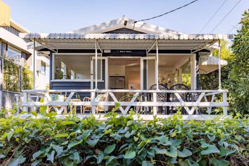 Moffat Beach House | Wara Wara on Moffat Beach Foreshore
