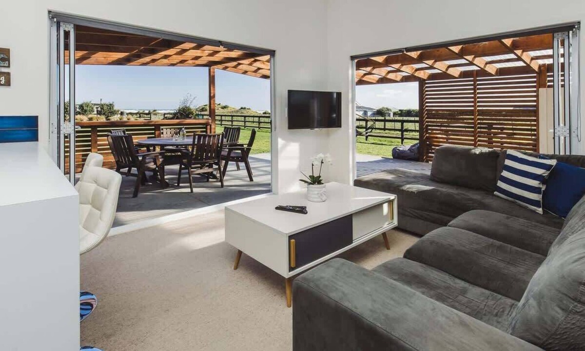 Warea House | Warea Beach Bach with Coastal Views