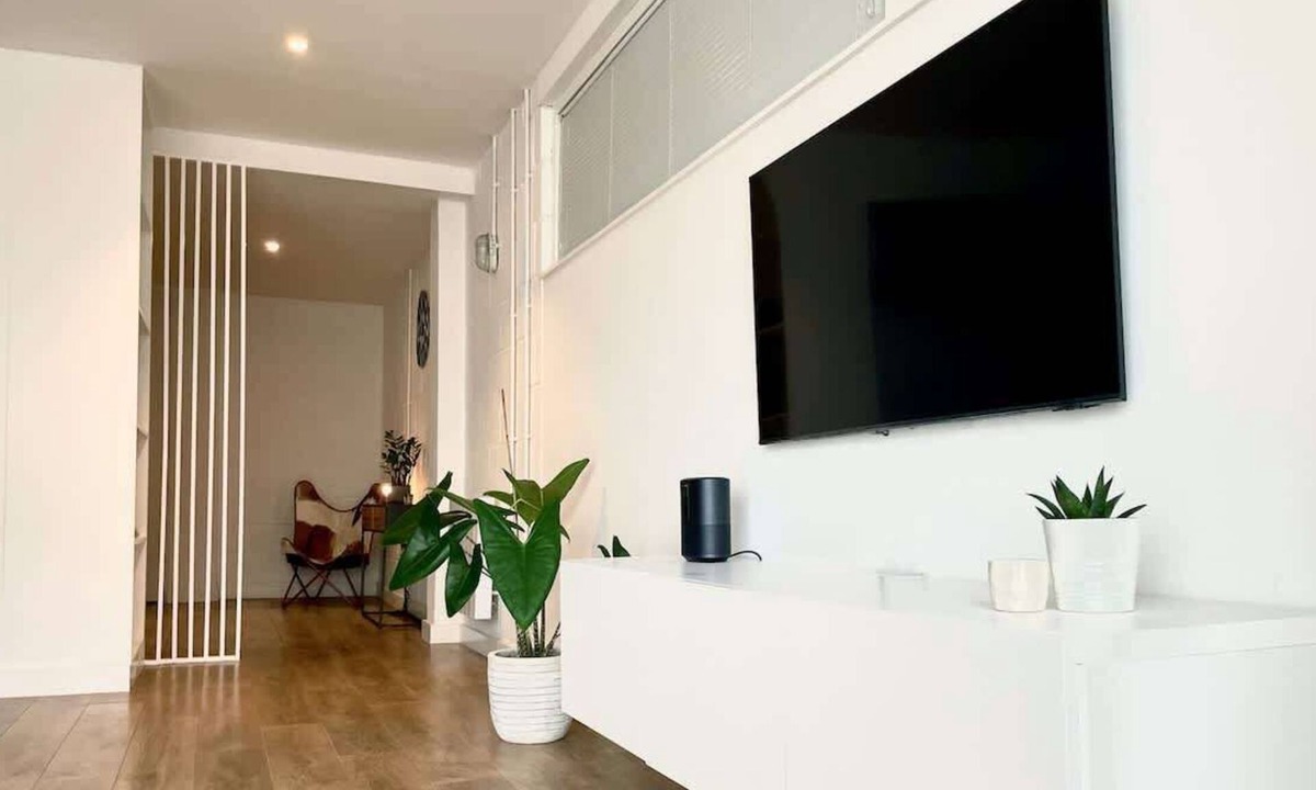 Deptford Apartment | Warehouse Apartment - Great Transport Links