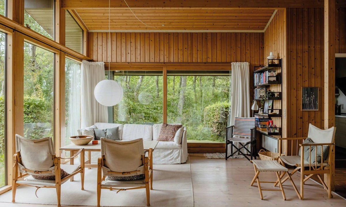 Logstor House | Warm 70s vibe near Limfjord
