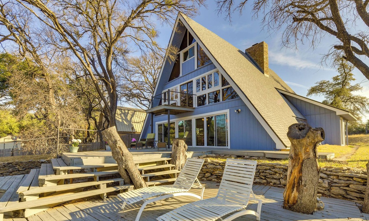 Brownwood Cabin | Warm A-Frame Cabin w/ Dock on Lake Brownwood!