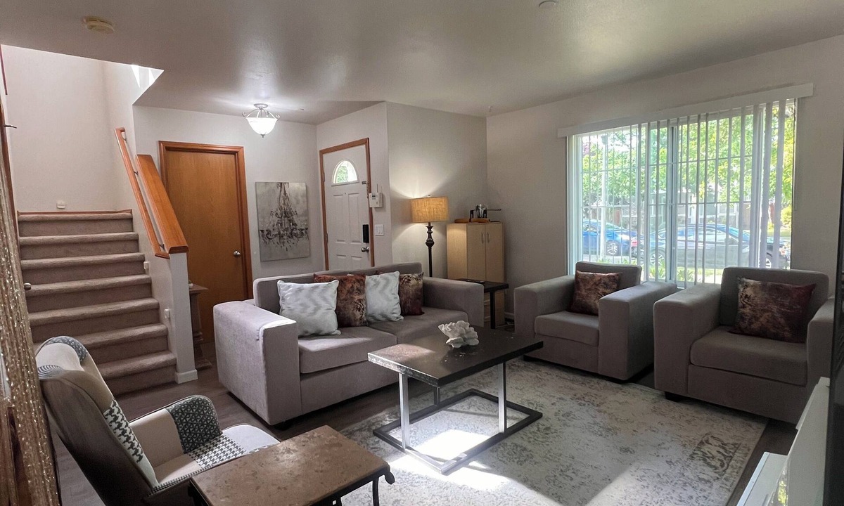 Dupont House | Warm and artistic.