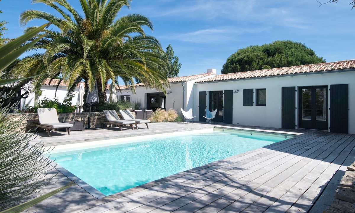La Couarde-sur-Mer Villa | Warm and intimate villa with heated pool